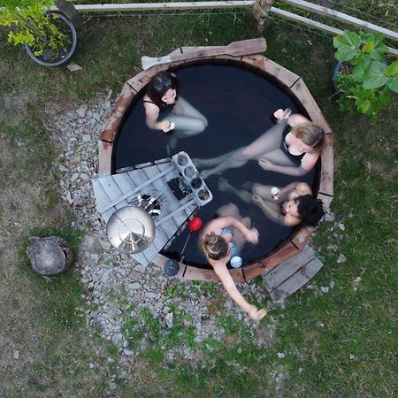 Airstream, Vintage American Caravan & Hottub Ashburton Ngoại thất bức ảnh