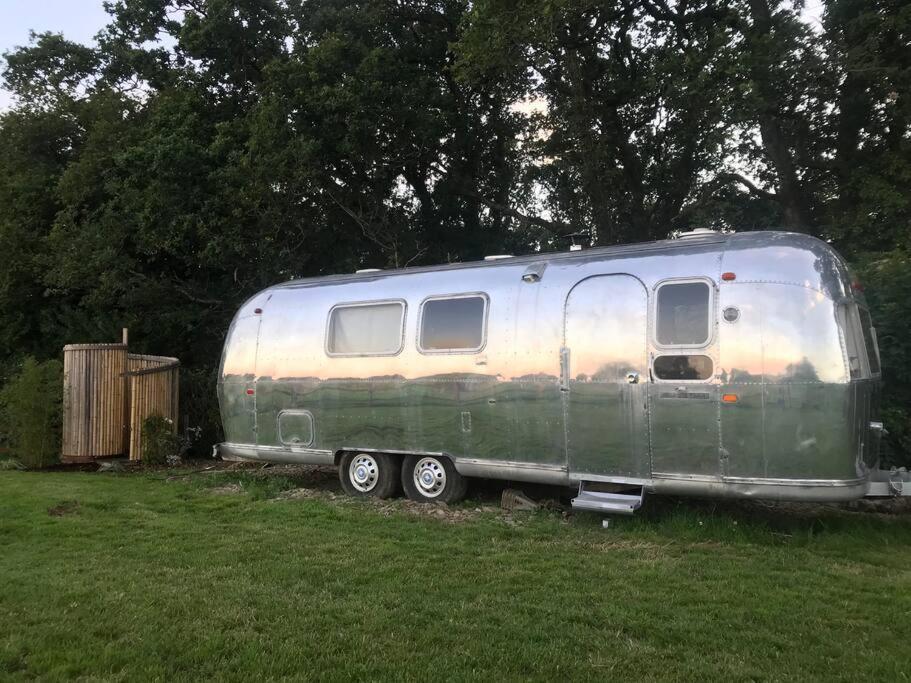 Airstream, Vintage American Caravan & Hottub Ashburton Ngoại thất bức ảnh