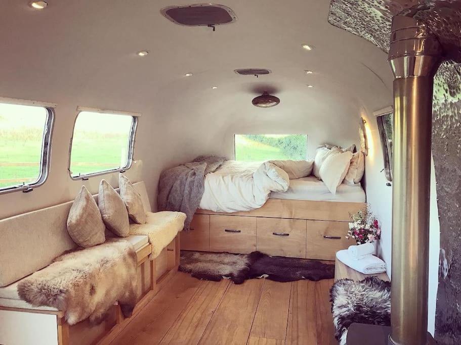 Airstream, Vintage American Caravan & Hottub Ashburton Ngoại thất bức ảnh